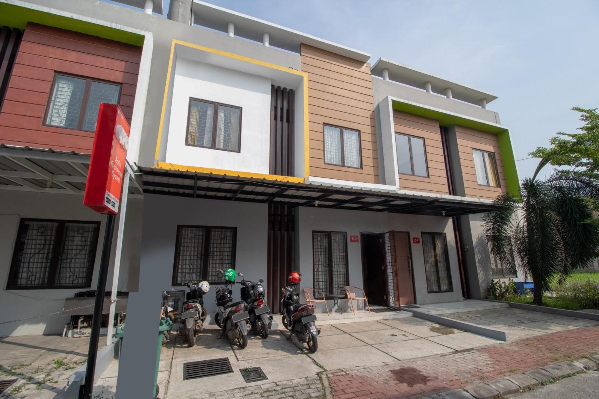 Oyo 3253 Sofia Residence Telukjambe Exterior foto